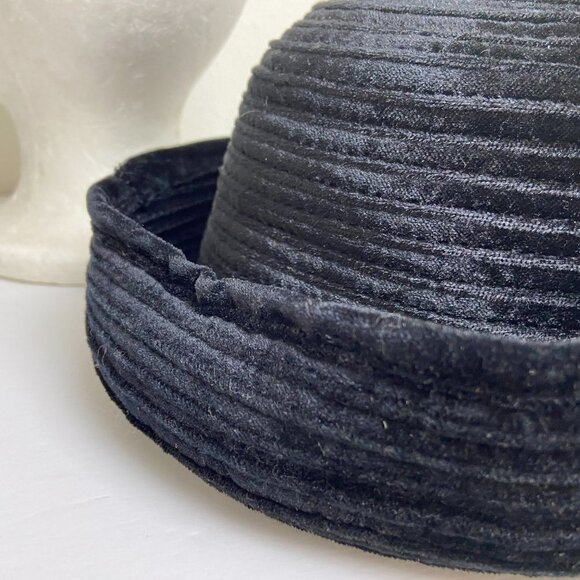 Vintage 1990's Black Hat with rolled brim. - Picture 5 of 5